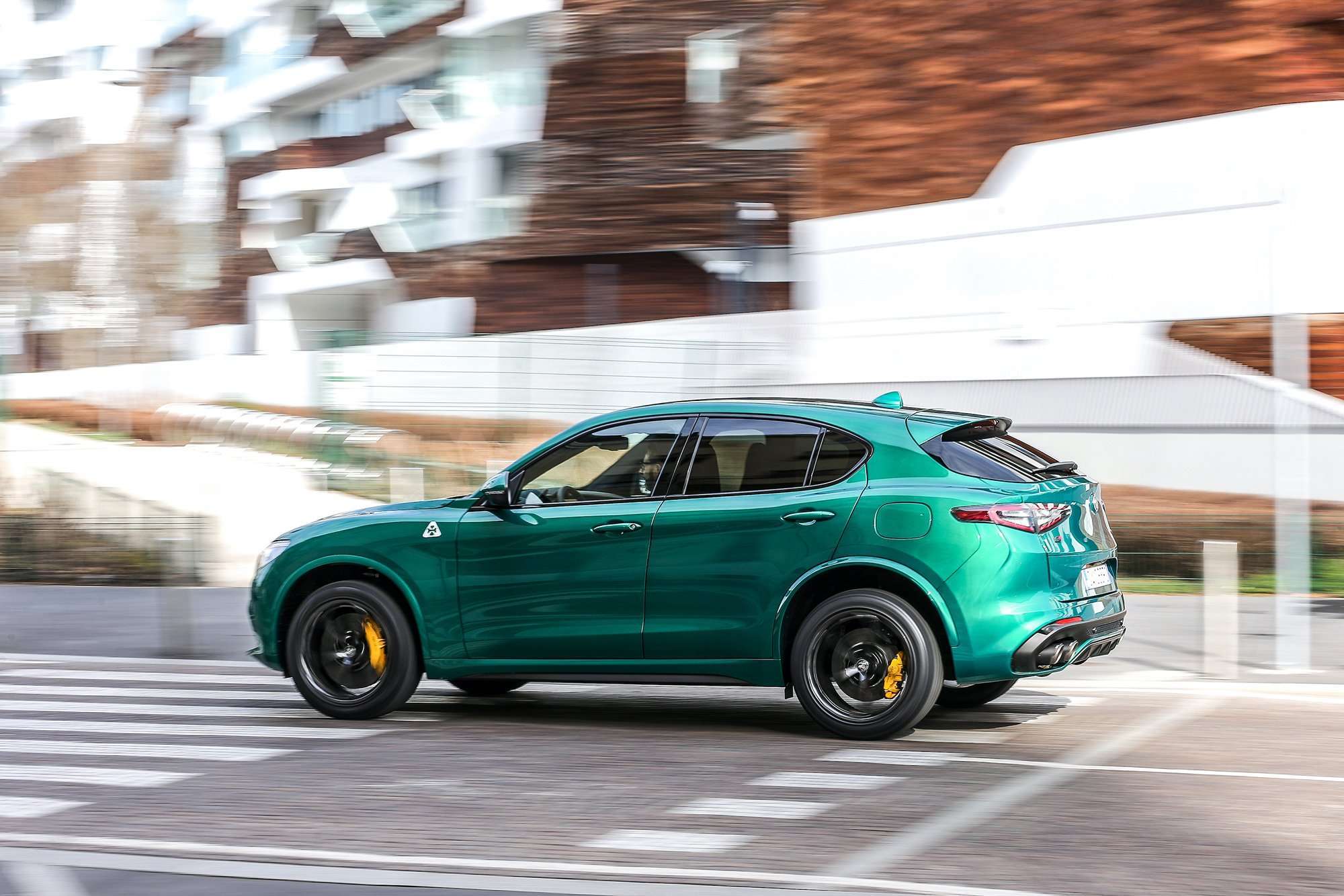 Alfa Romeo Stelvio Quadrifoglio 2020 lado
