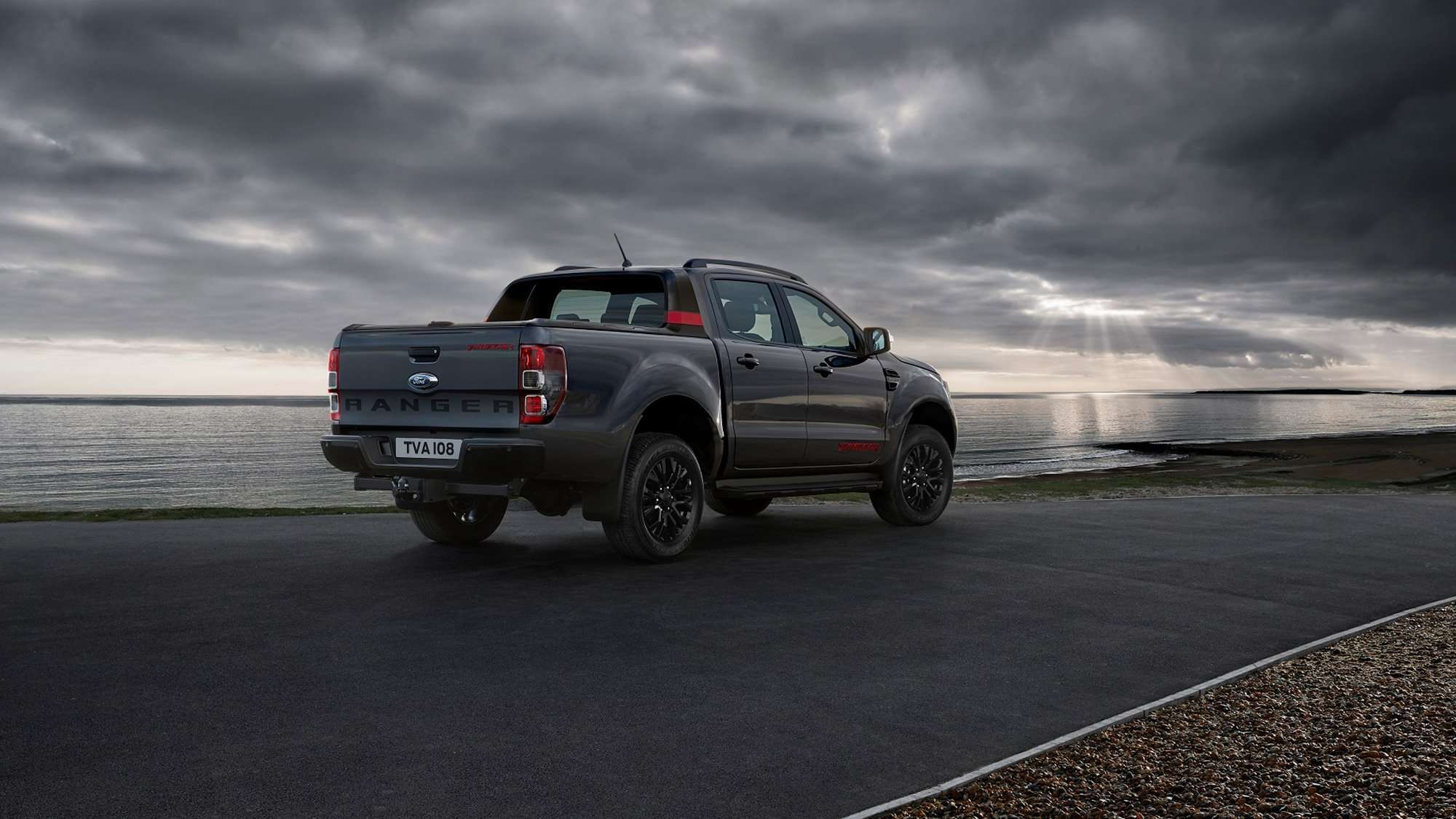 Ford Ranger Thunder 2020 atras