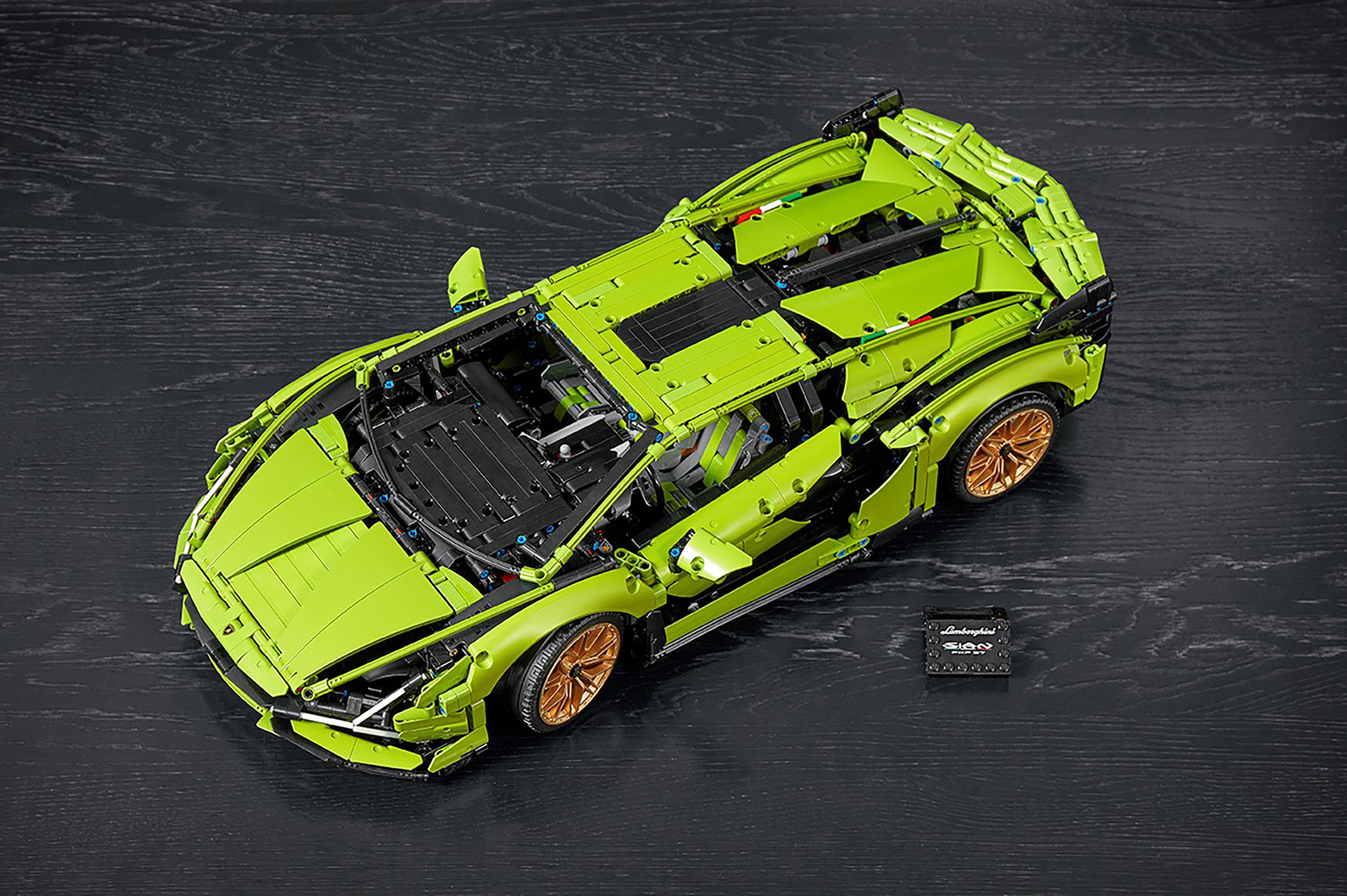 Lamborghini Sián FKP 37 LEGO arriba