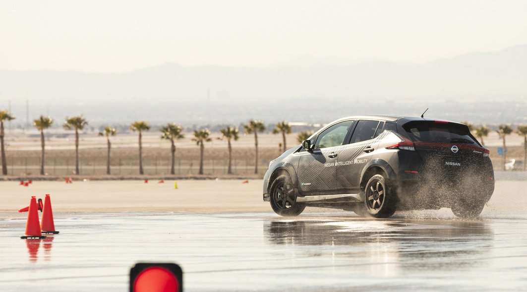 Nissan sistema e-4ORCE agua
