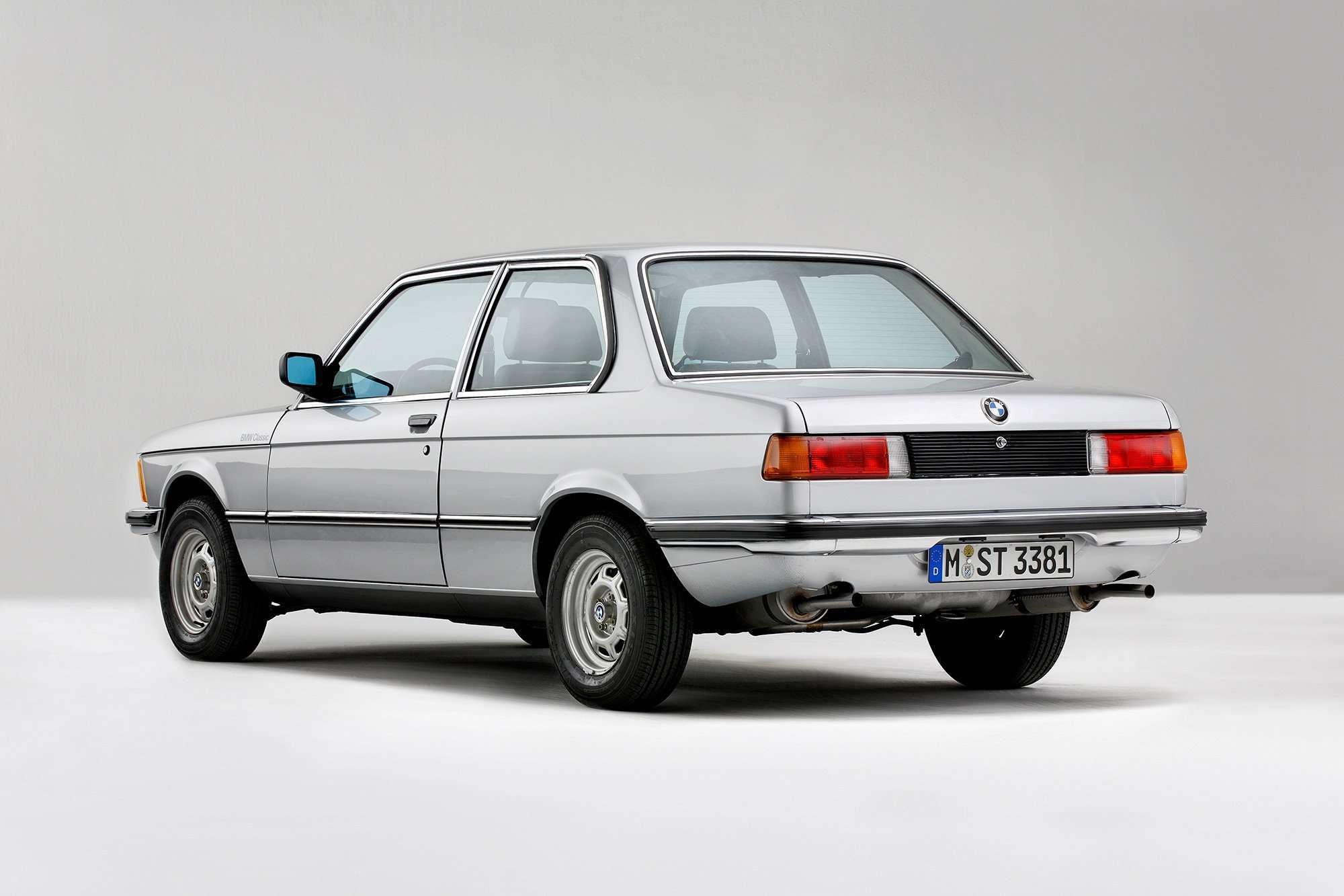 BMW Serie 3 E21 trasera