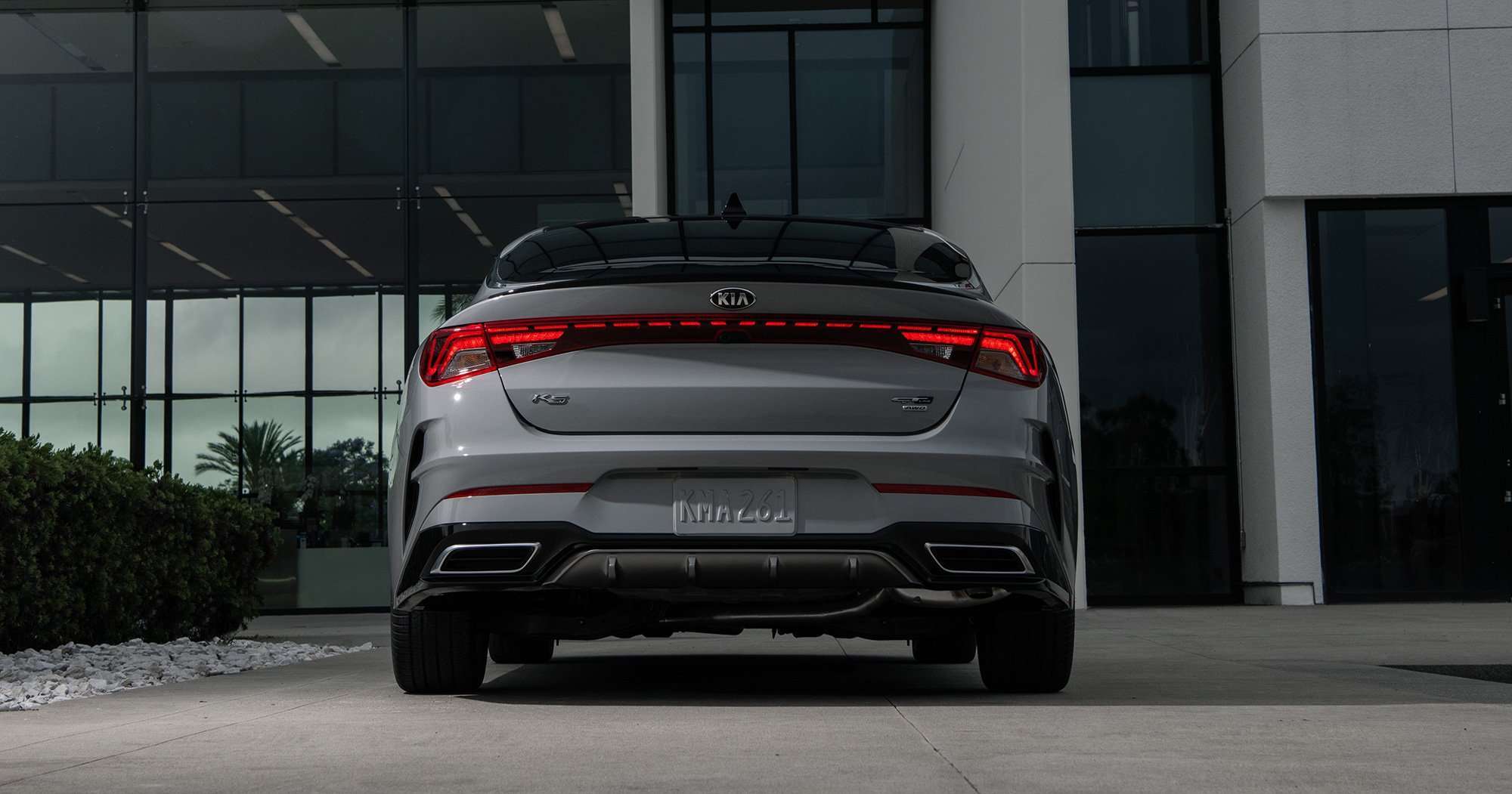 KIA K5 2021 trasera