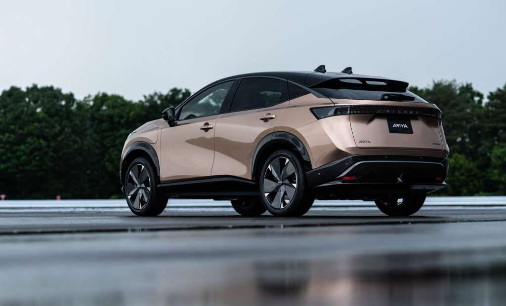 Nissan ARIYA exterior defensa