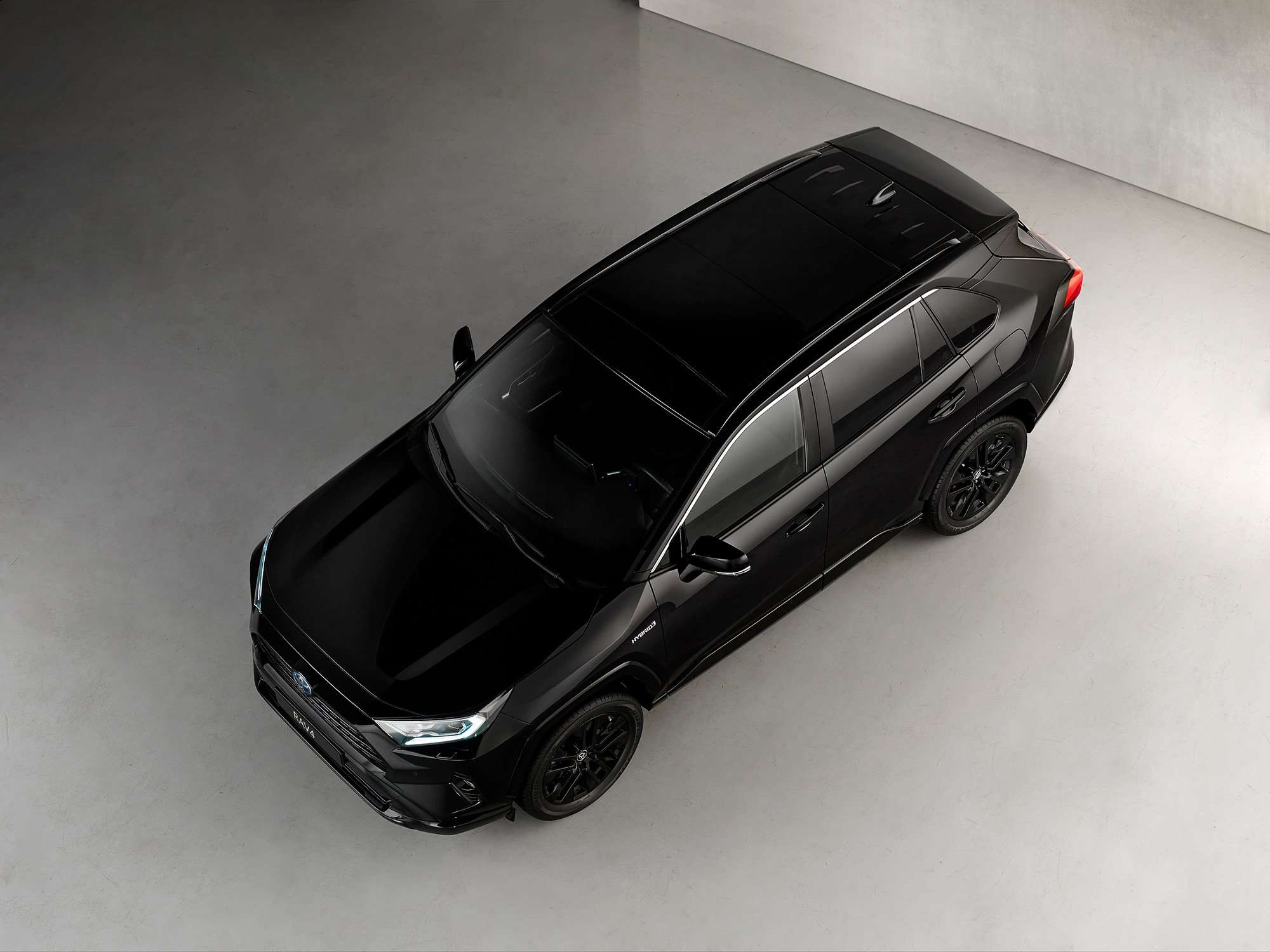 Toyota RAV4 Electric Hybrid Black Edition arriba