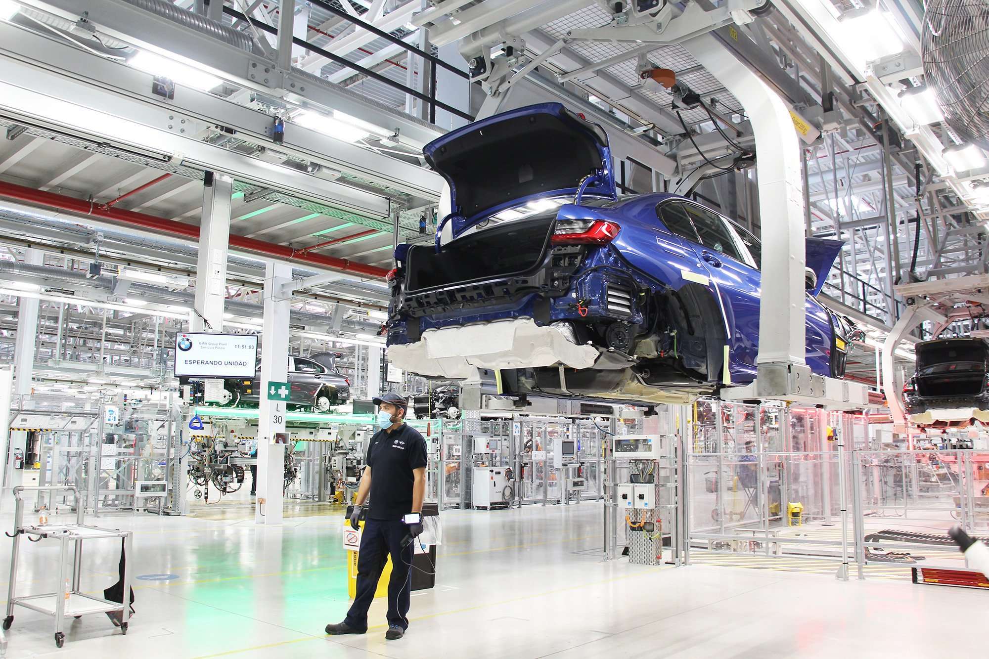BMW Serie 3 Planta San Luis Potosi cajuela