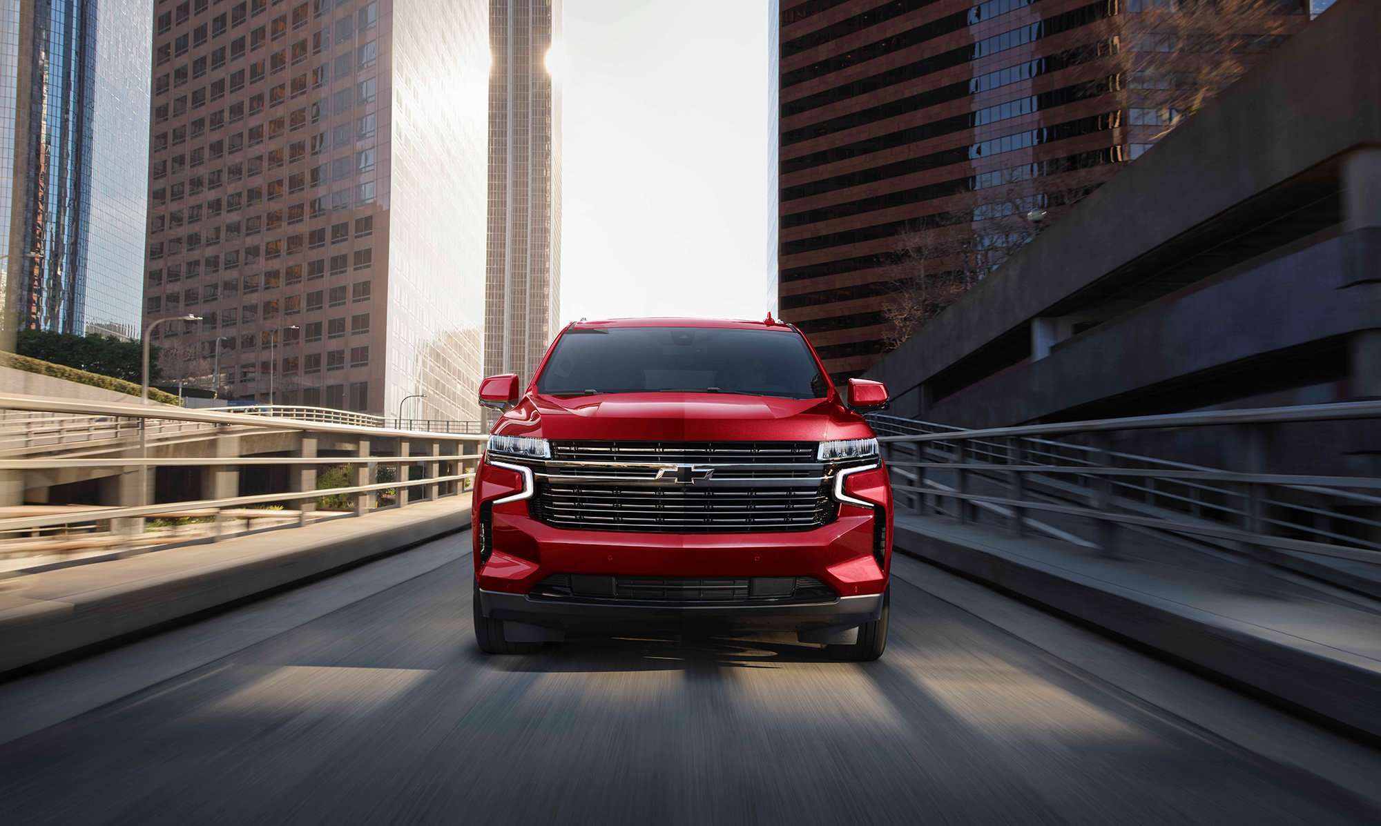 Chevrolet-Tahoe-Suburban-motor-2021