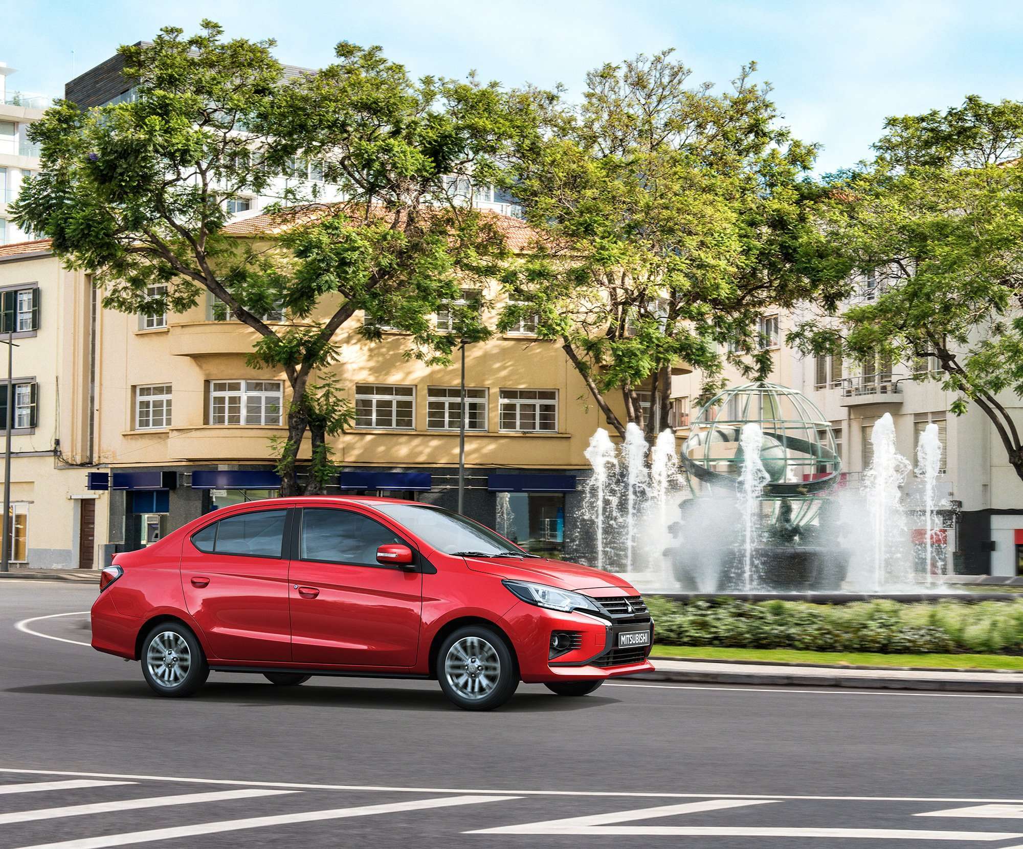 Mitsubishi Mirage G4 2021 costado
