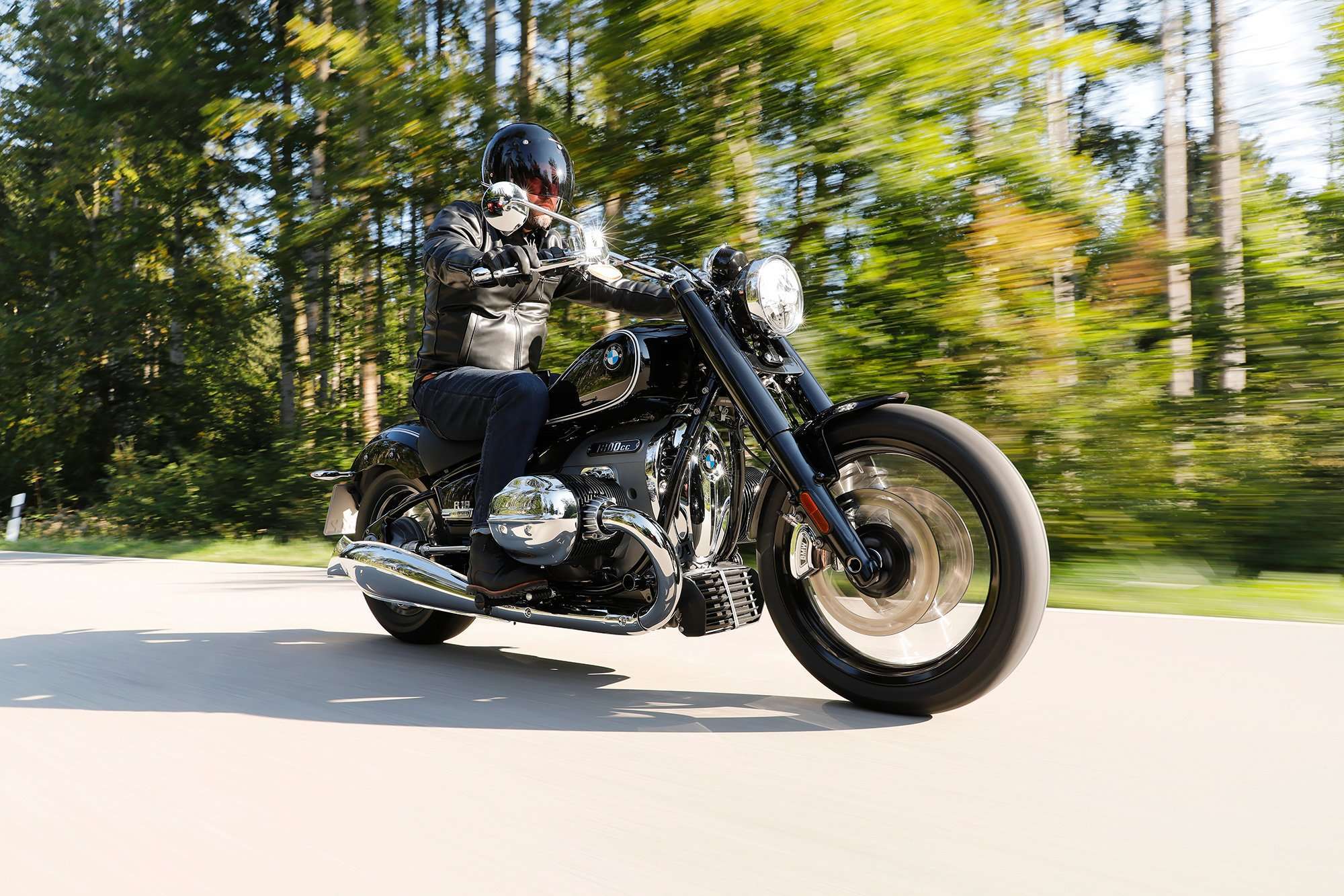 BMW R 18 First Edition costado