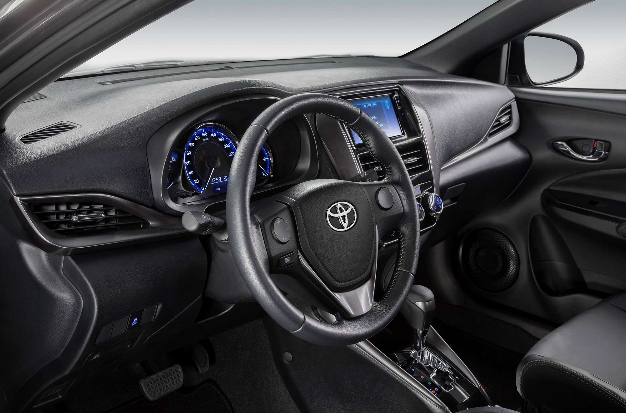 Toyota Yaris 2021 interior