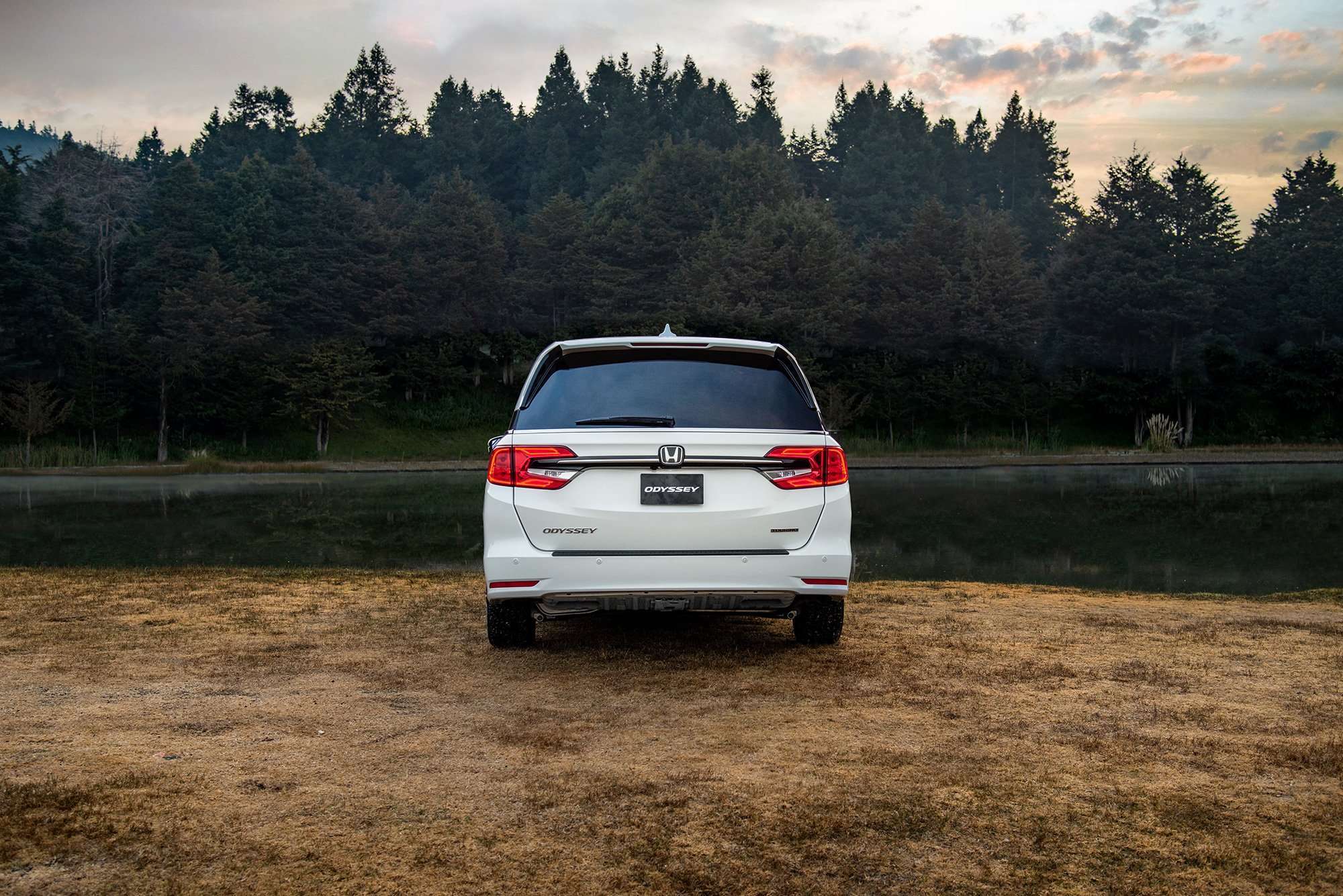 Honda-Odyssey-2021 atras