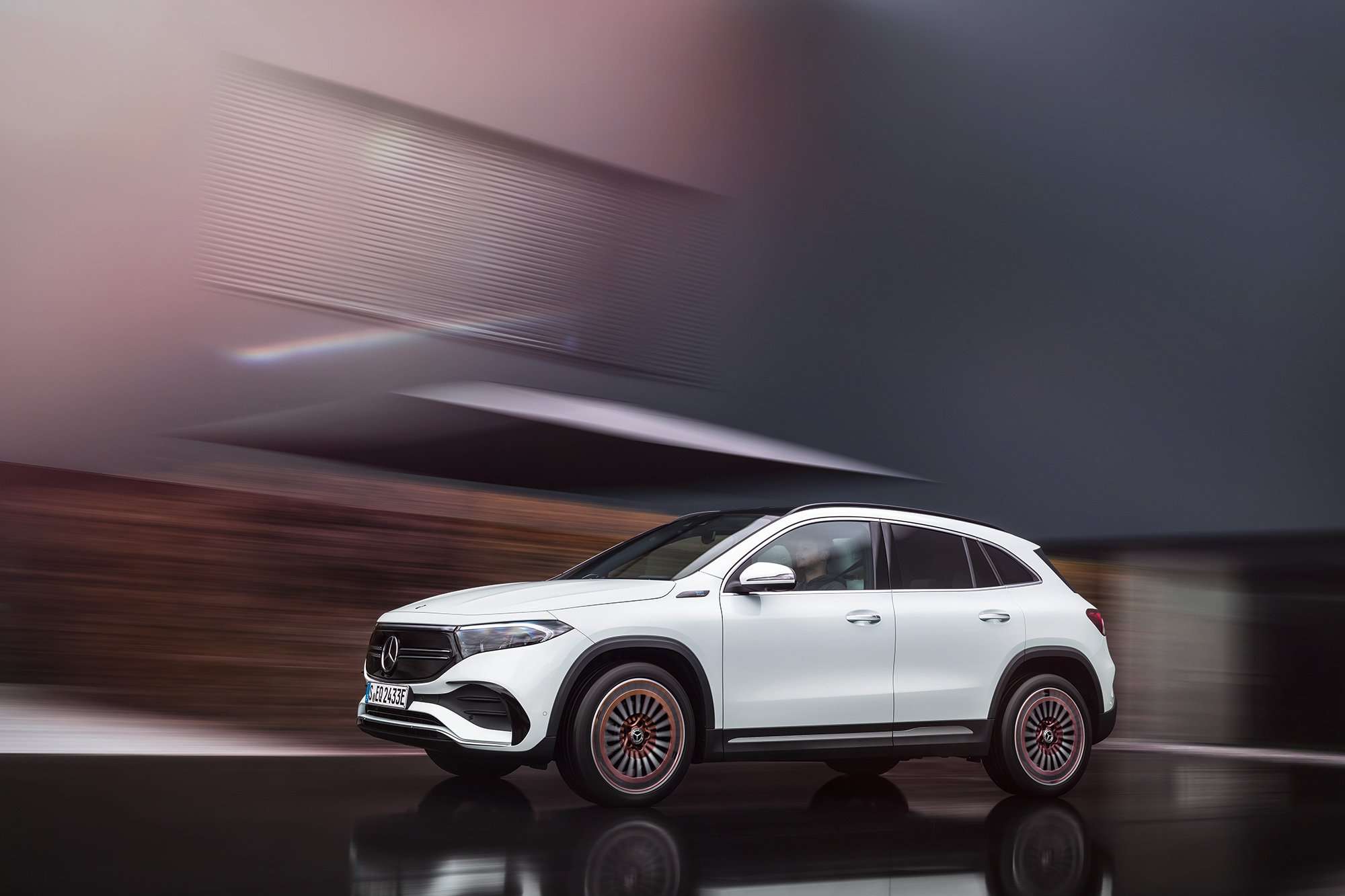 Mercedes EQA 2021 costado