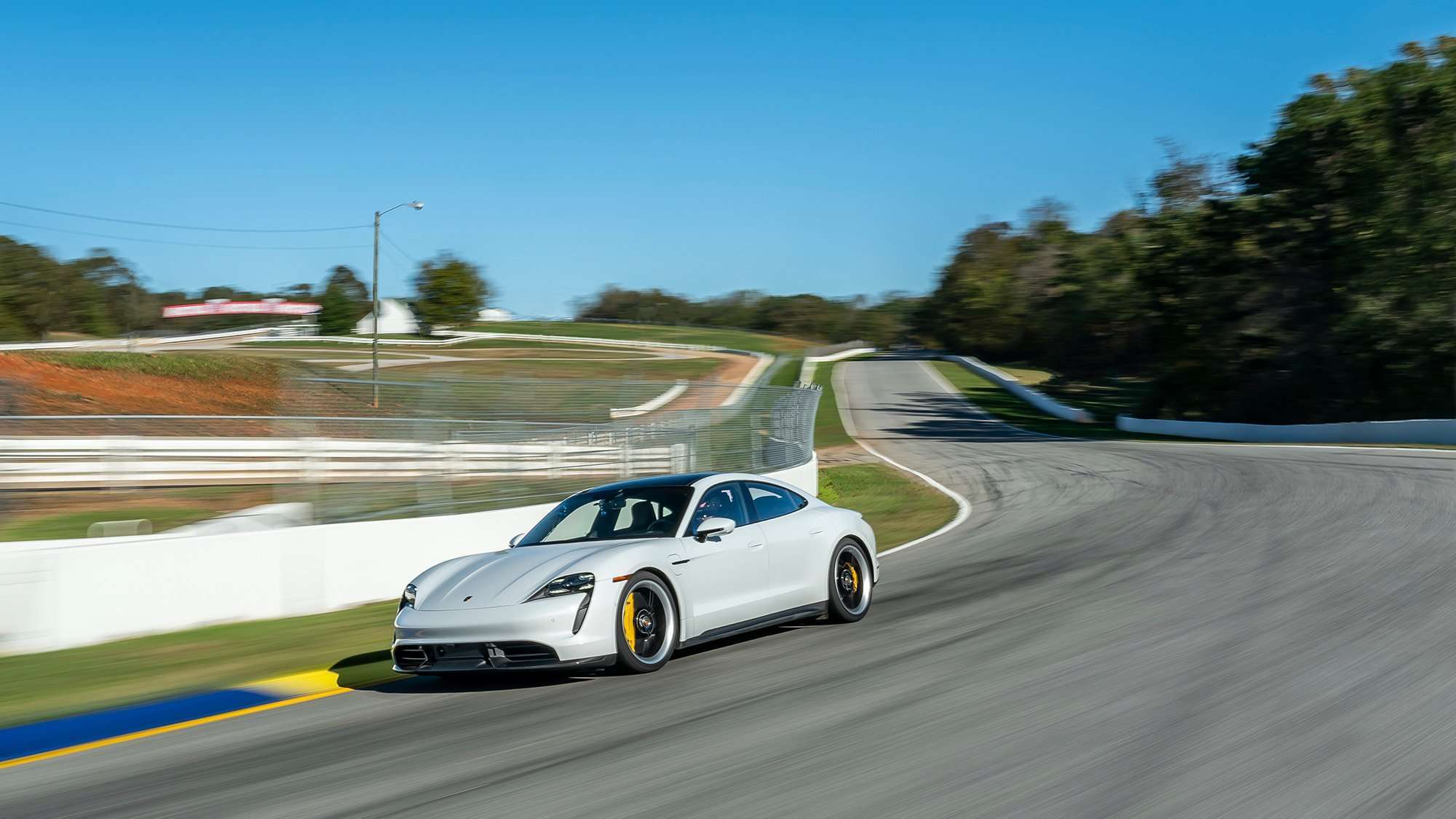 Porsche Taycan Turbo S record Atlanta vuelta