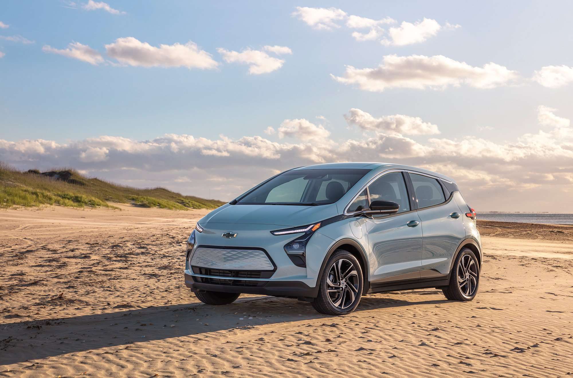 2022-Chevrolet-BoltEV-010