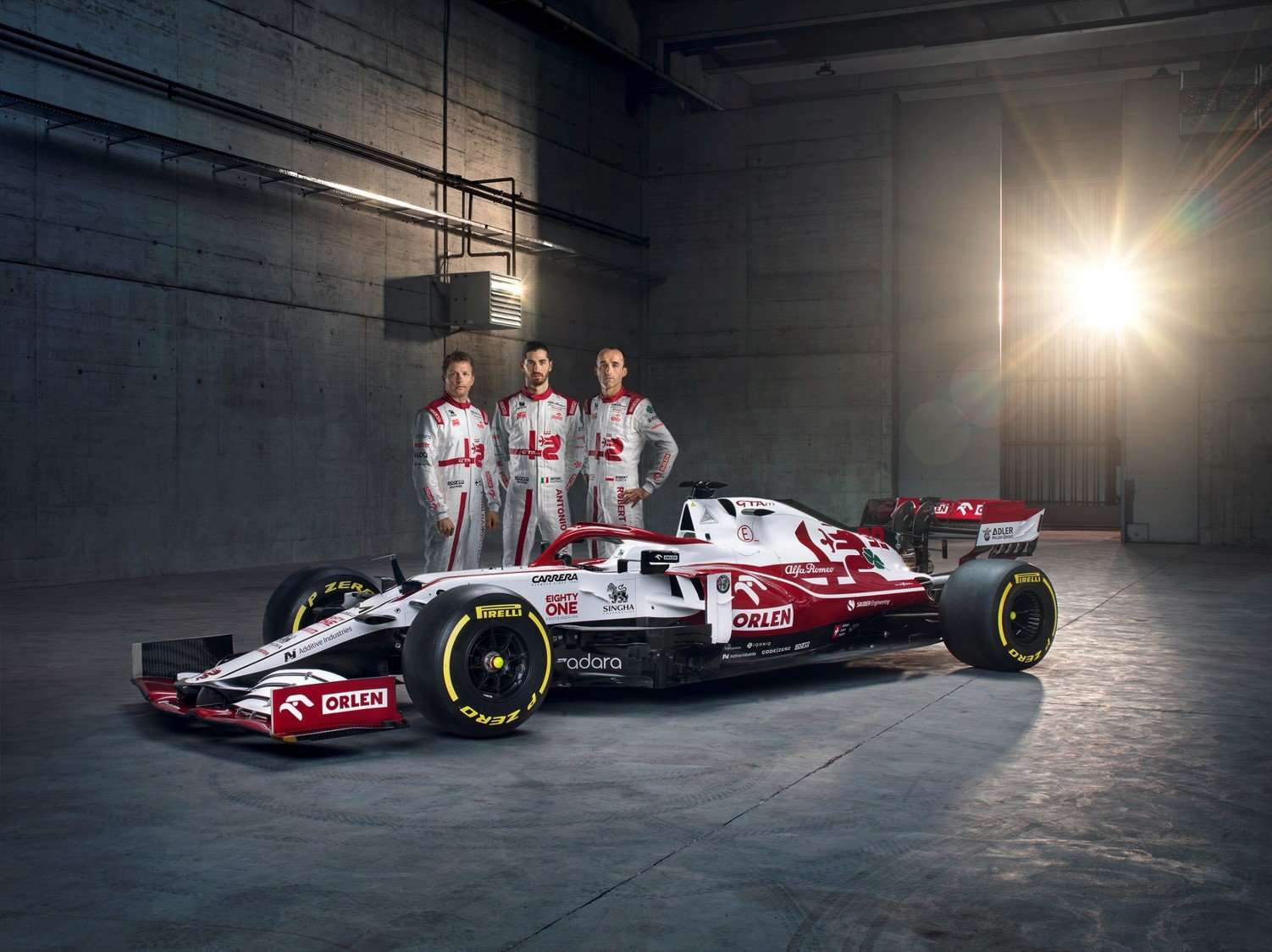 Alfa Romeo Racing ORLEN C41 pilotos