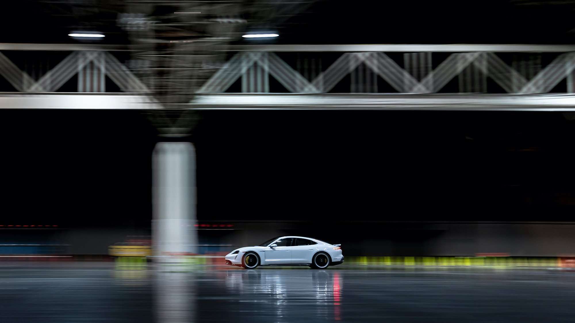 Record Guinness del Porsche Taycan Keen