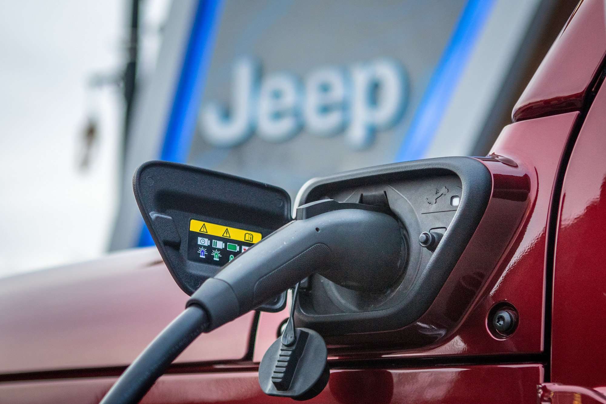 Jeep 4xe estaciones de carga