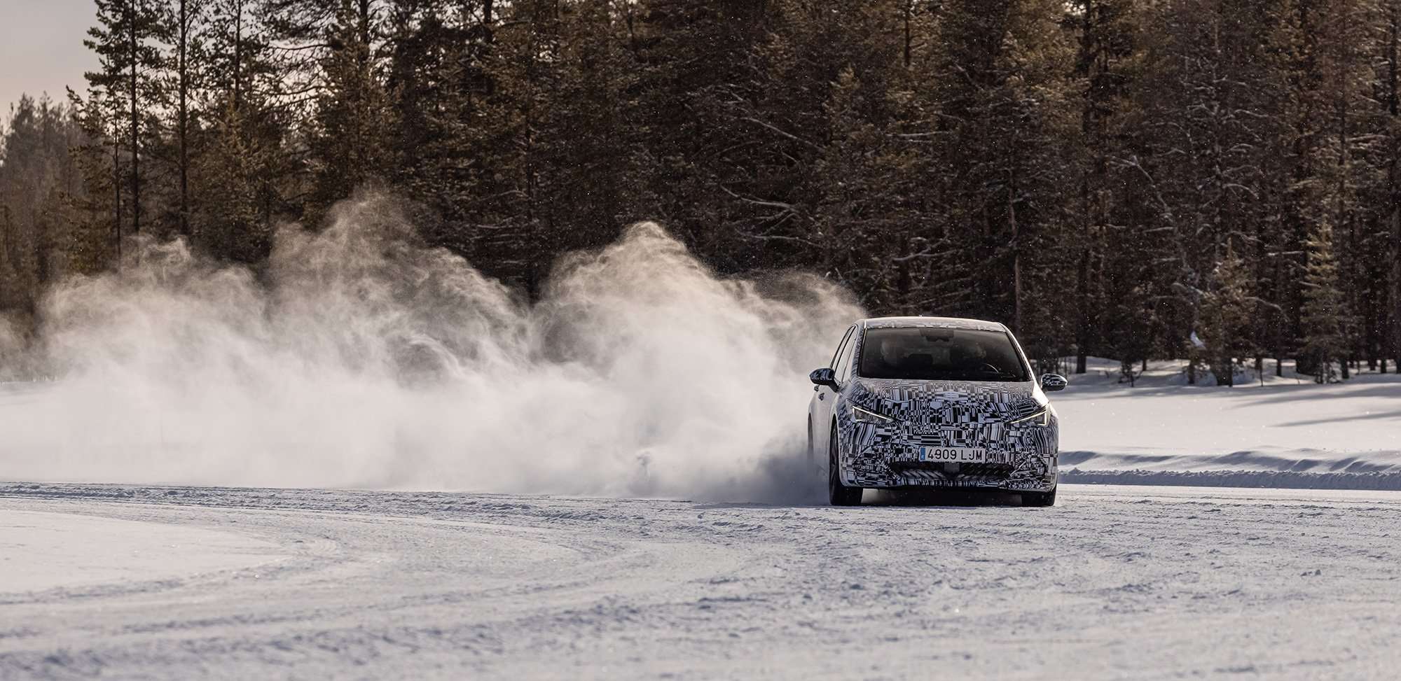 CUPRA Born Circulo Polar Artico pruebas