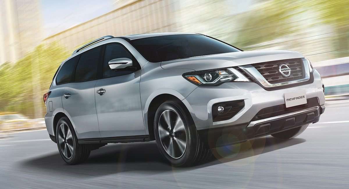 Nissan Pathfinder 2021 costado familia