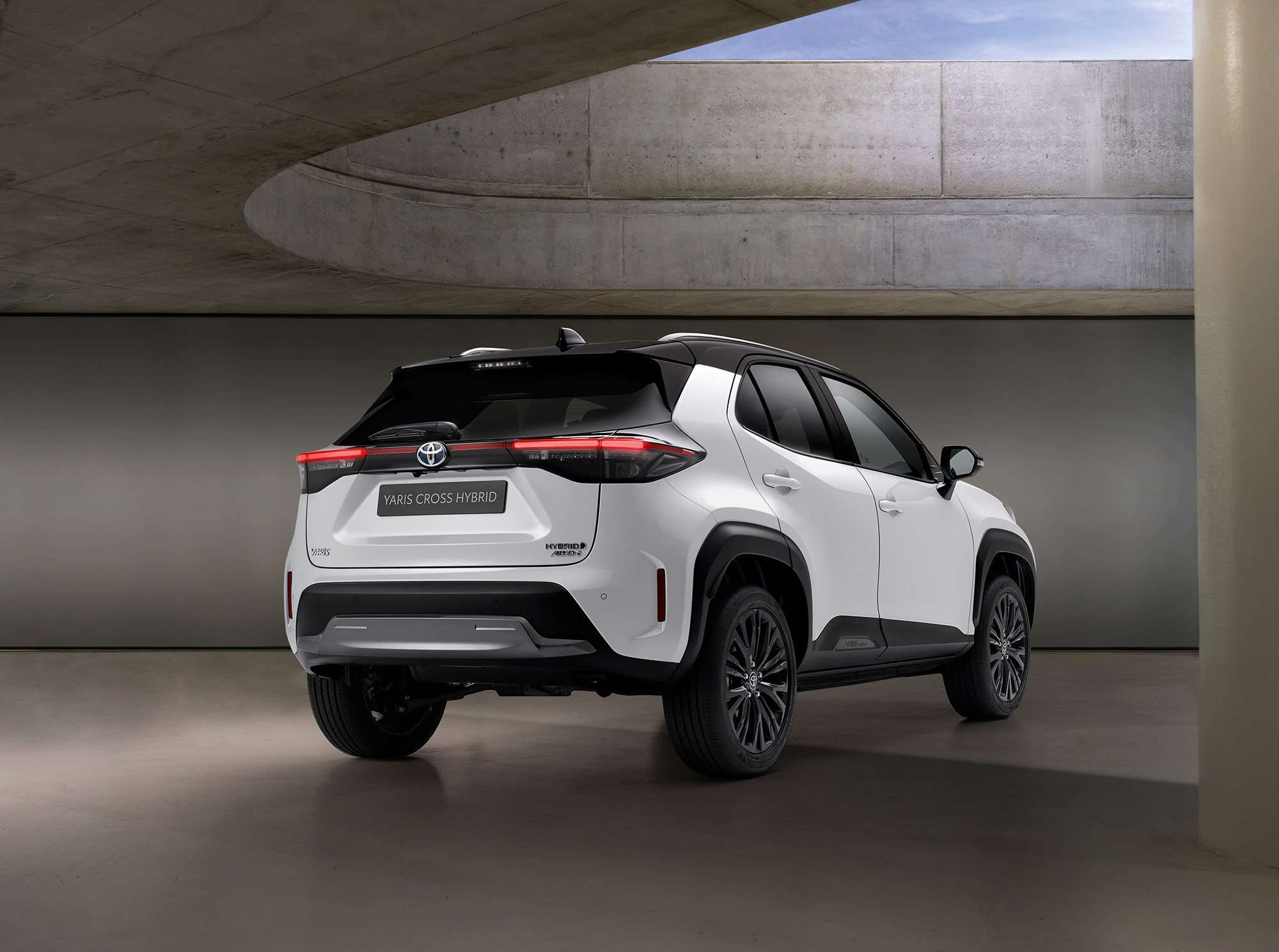 Toyota Yaris Cross Adventure atras