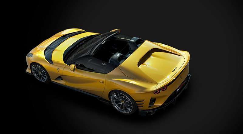Ferrari 812 Competizione A costado