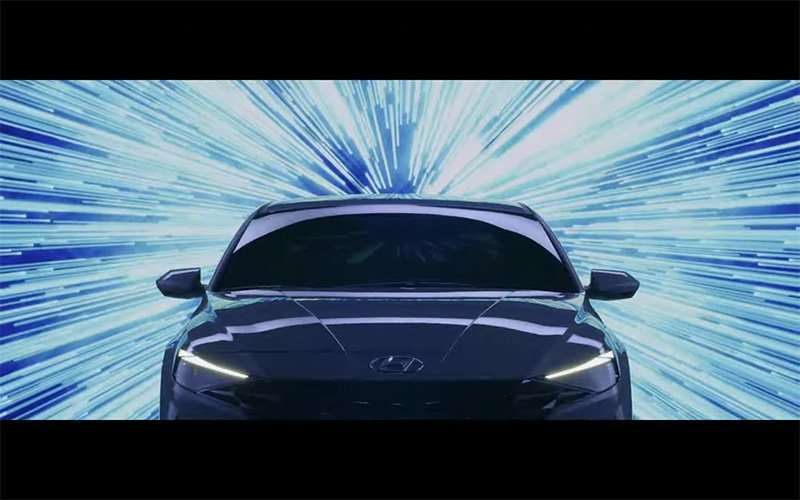 Hyundai Elantra 2022 avace