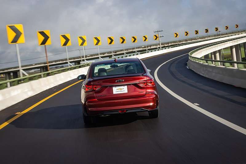 Chevrolet-Cavalier-Turbo-2022-atras