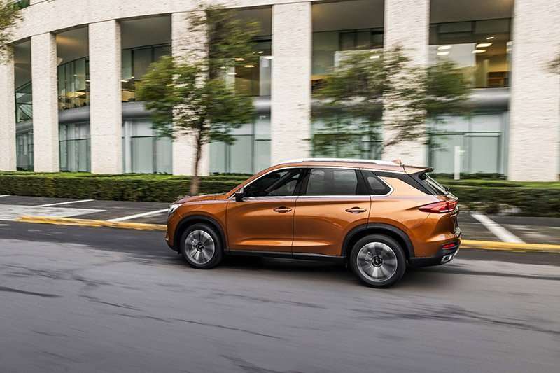 Dodge Journey 2022 lado