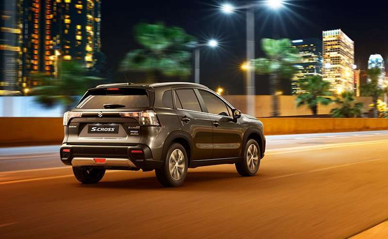 El-nuevo-Suzuki-S-CROSS-trasera