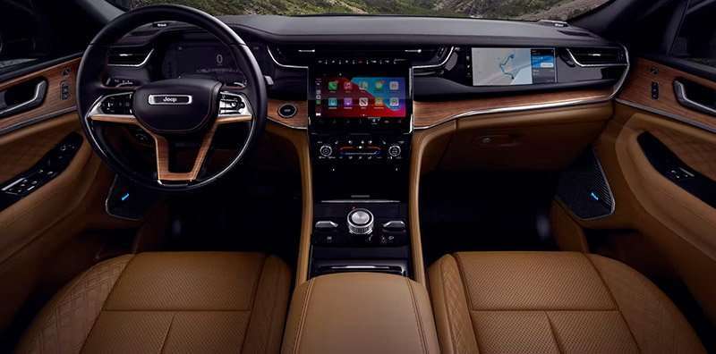 Jeep Grand Cherokee Summit Reserve 2022 interior
