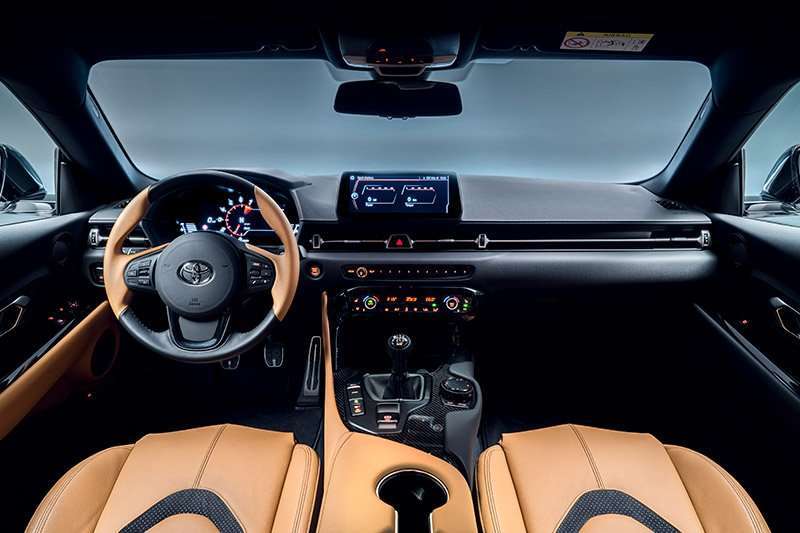Nuevo Toyota GR Supra transmisión manual interior