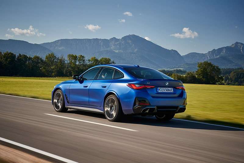 BMW i4 M50 lado