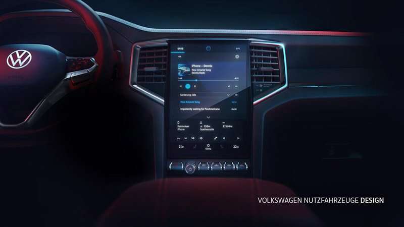 Amarok 2023 interior pantalla previo