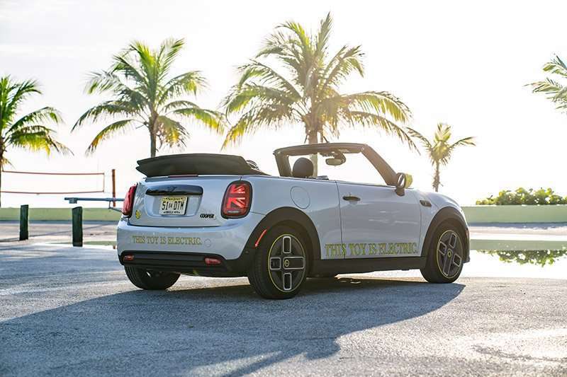 MINI Cooper SE Convertible