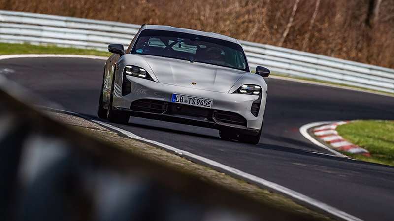 Porsche Taycan Turbo SNürburgring