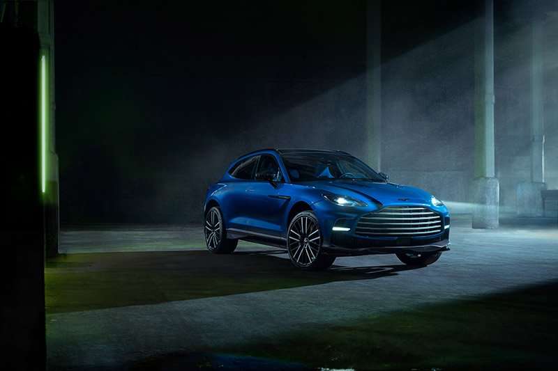 Aston Martin DBX707 2023 frente