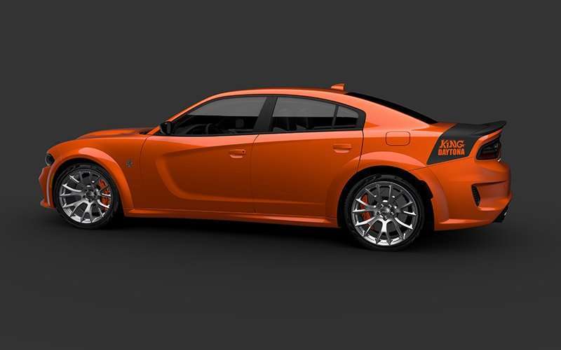 Dodge Charger King Daytona 2023 traera