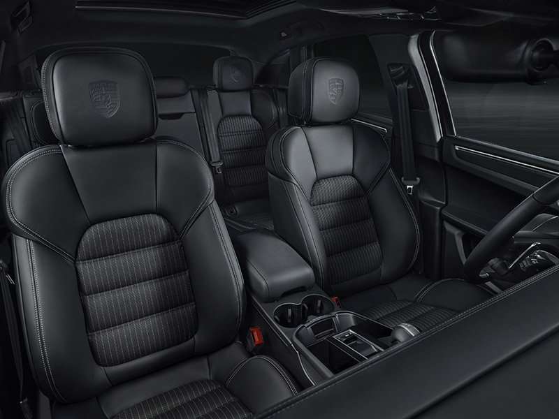 Porsche Macan T interior