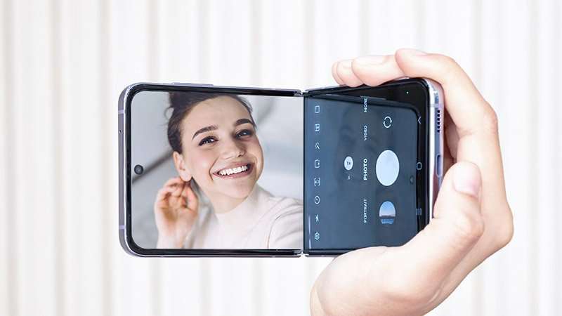 Samsung Galaxy Z Flip4 pantalla