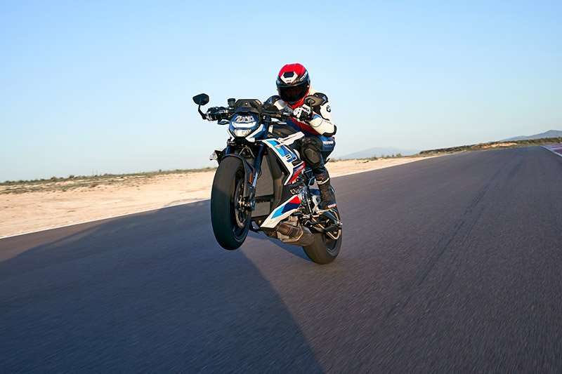 BMW M 1000 R frente