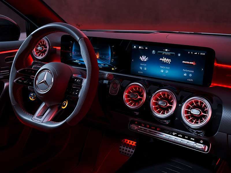 Mercedes-AMG Clase A interior