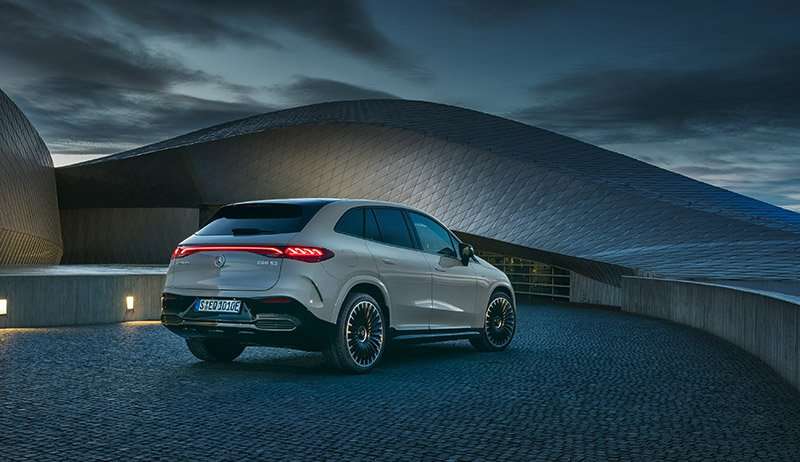 Mercedes-AMG EQE SUV atras