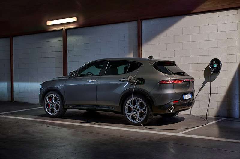 Alfa Romeo Tonale Plug-In Hybrid Q4 carga