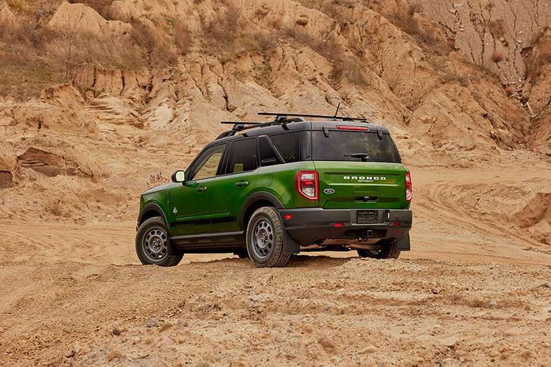 Ford Bronco Sport Black Diamond Off-Road atras