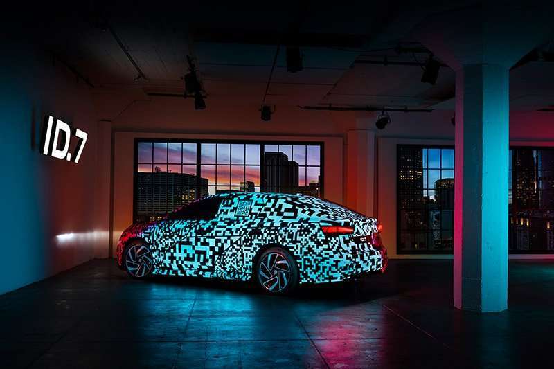 Volkswagen ID.7 camo trasera