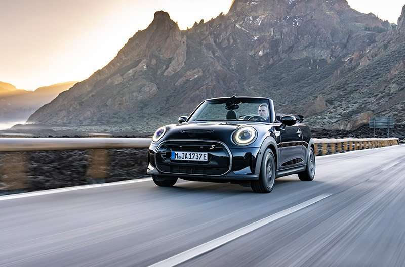 Primer MINI Cooper SE Convertible totalmente eléctrico