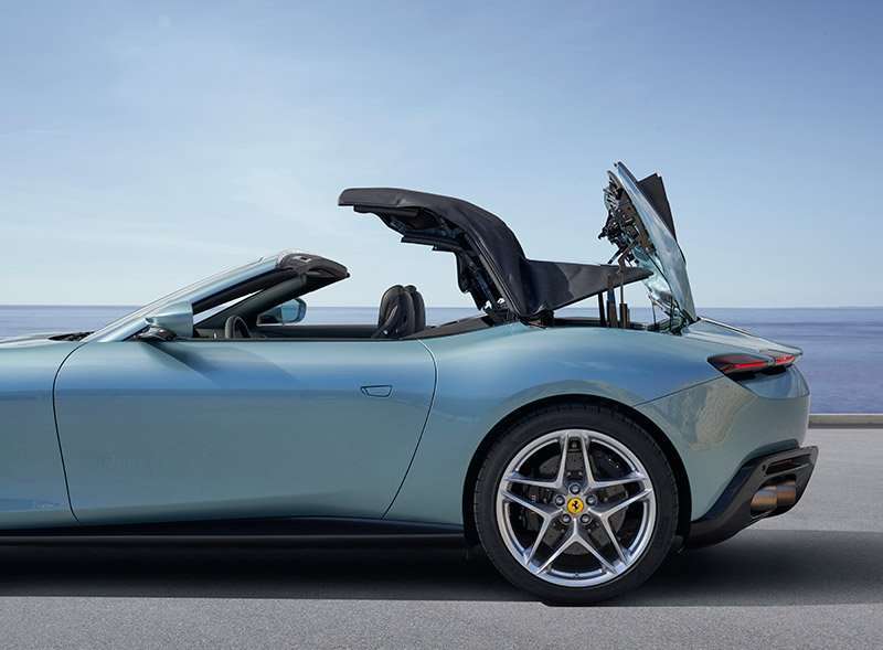 Ferrari Roma Spider lona