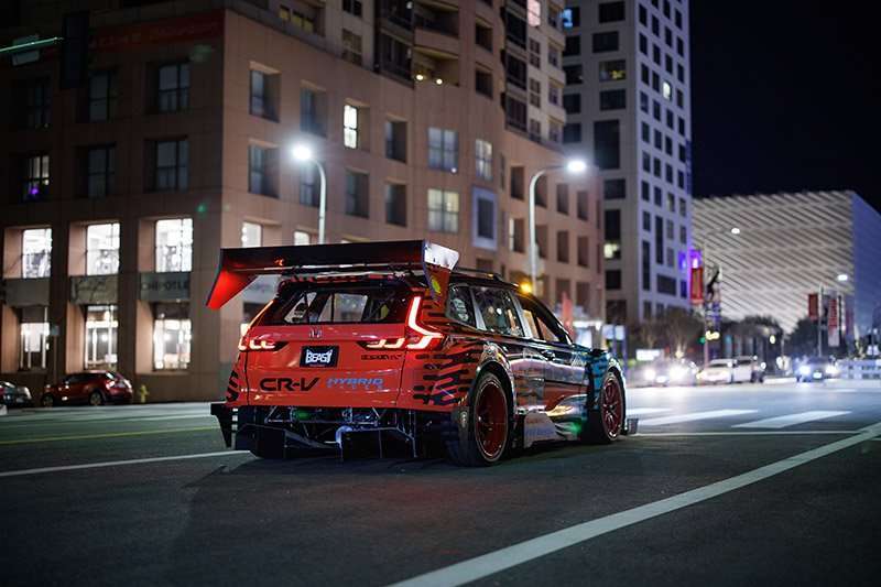 Honda CR-V Hybrid Racer trasera