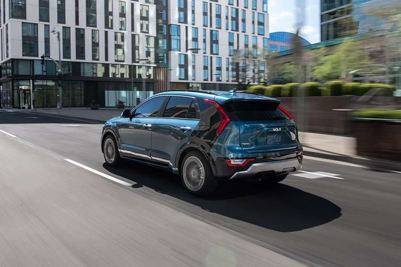 Kia Niro Plug-in Hybrid 2023 trasera