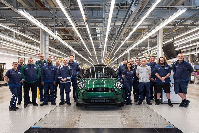 Mini 3 puertas un millon