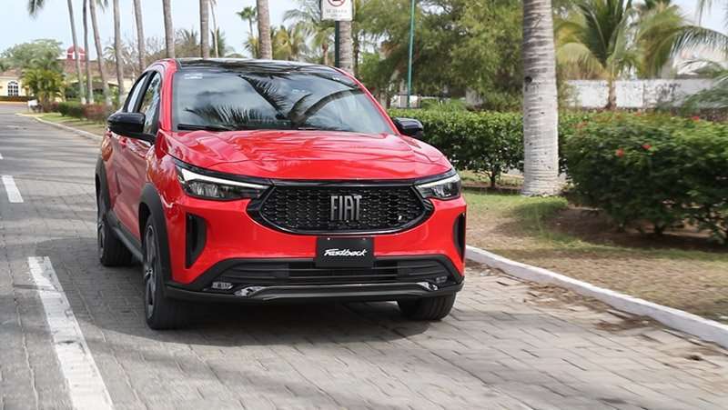 Fiat Fastback frente